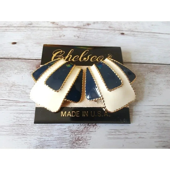 Retro Revival Navy and Ivory Enamel 1980s Pierced Earrings - Picture 2 of 5